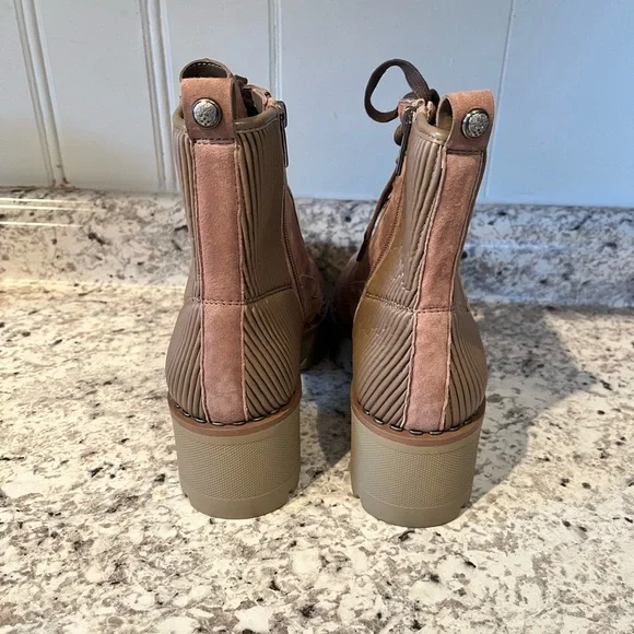Women's Vince Camuto Brown Suede Zip Closure Movelly Combat Boot Size 8 - Picture 3 of 10